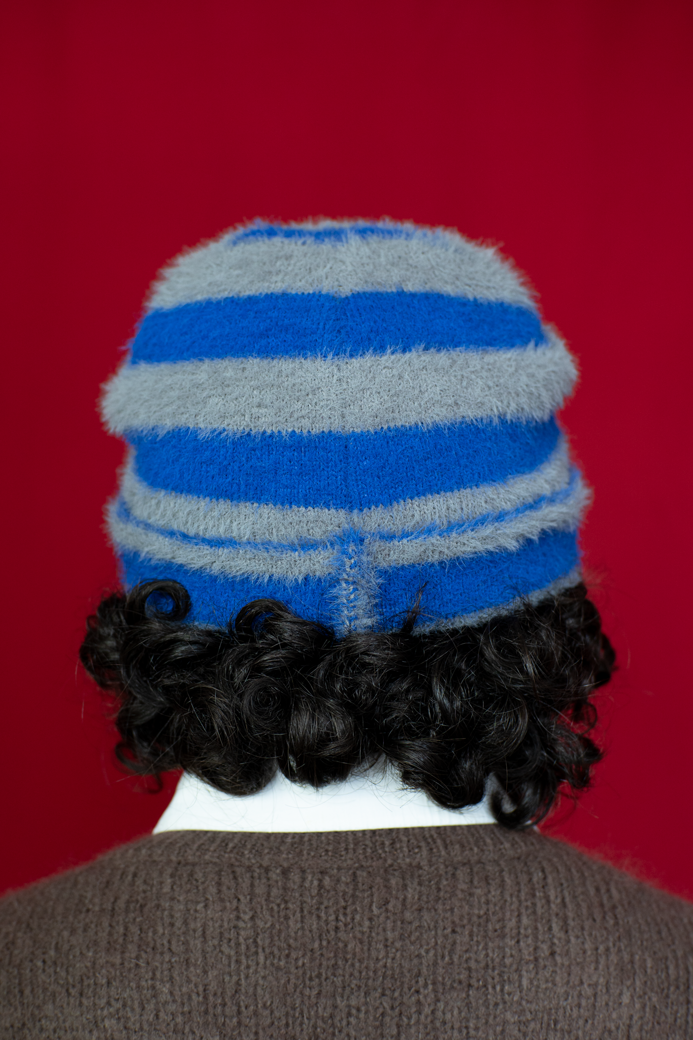Le bonnet rayé bleu